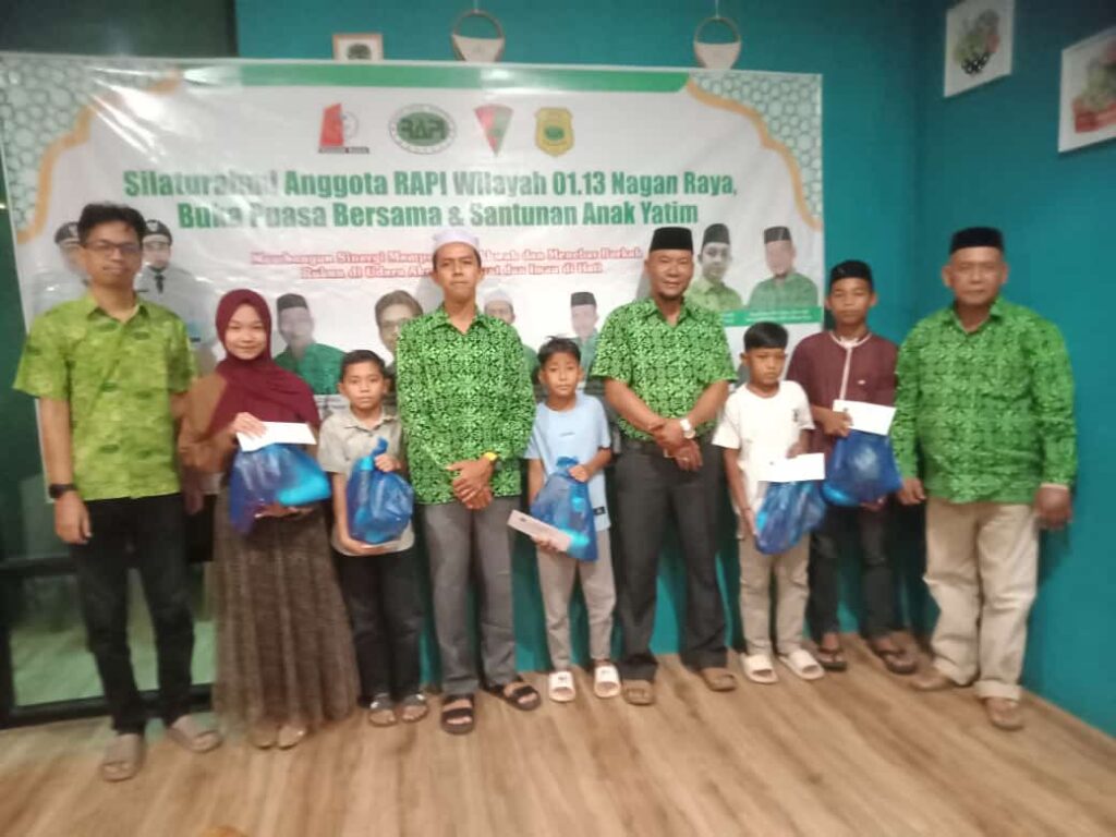 Keluarga Besar Anggota RAPI Nagan Raya Berikan Paket Sembako Dan Santunan Sejumlah Anak Yatim.