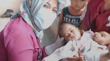 Kegigihan dan Dedikasi Bidan Nova Yanti di Desa Gunung Pak-Pak, Aceh Tenggara
