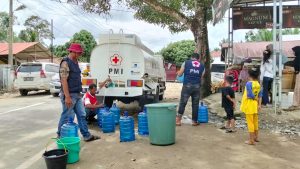 PMI Nagan Raya Provinsi Aceh melaksanakan kegiatan rutinitas sehari-hari salurkan Bantuan Sosial Air Bersih Untuk Warga Korban Banjir