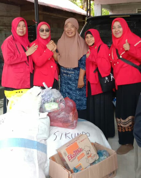 Pengurus DPD - LPSA Kabupaten Aceh Barat Serahkan langsung Bantuan Sosial Untuk Warga Korban Banjir Di Desa Jambak