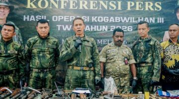 TNI Tunjukkan Barang Bukti Hasil Operasi di Papua, Pangkowilhan III Sampaikan Ajakan Damai