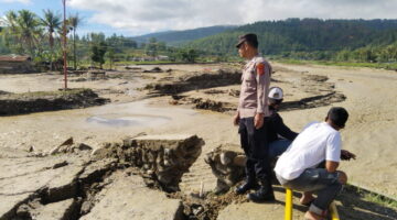 Banjir Rendam Jalan dan Putuskan Jembatan, Polri Pastikan Mobilitas Warga Tetap Terlayani