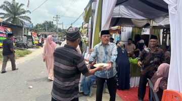 VIRAL! Aksi Sederhana Mantan Wali Kota Subulussalam H. Affan Alfian Bintang SE Hadir di Pesta Masyarakat Penanggalan