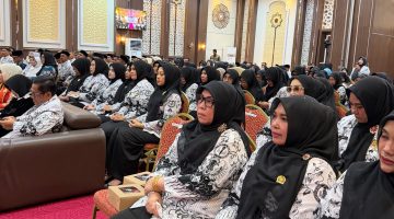 Profesor Dr Sutan Nasomal Rektor UBNB Klaem Bunda Guru Aceh Singkil Ny Habibatussania Safriadi Oyon Isteri Bupati Resmi Dilantik Dunia Pendidikan Pasti Press Maju 2027!!